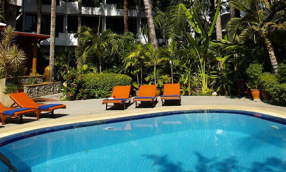Safari Beach Hotel Patong Eksteriør billede