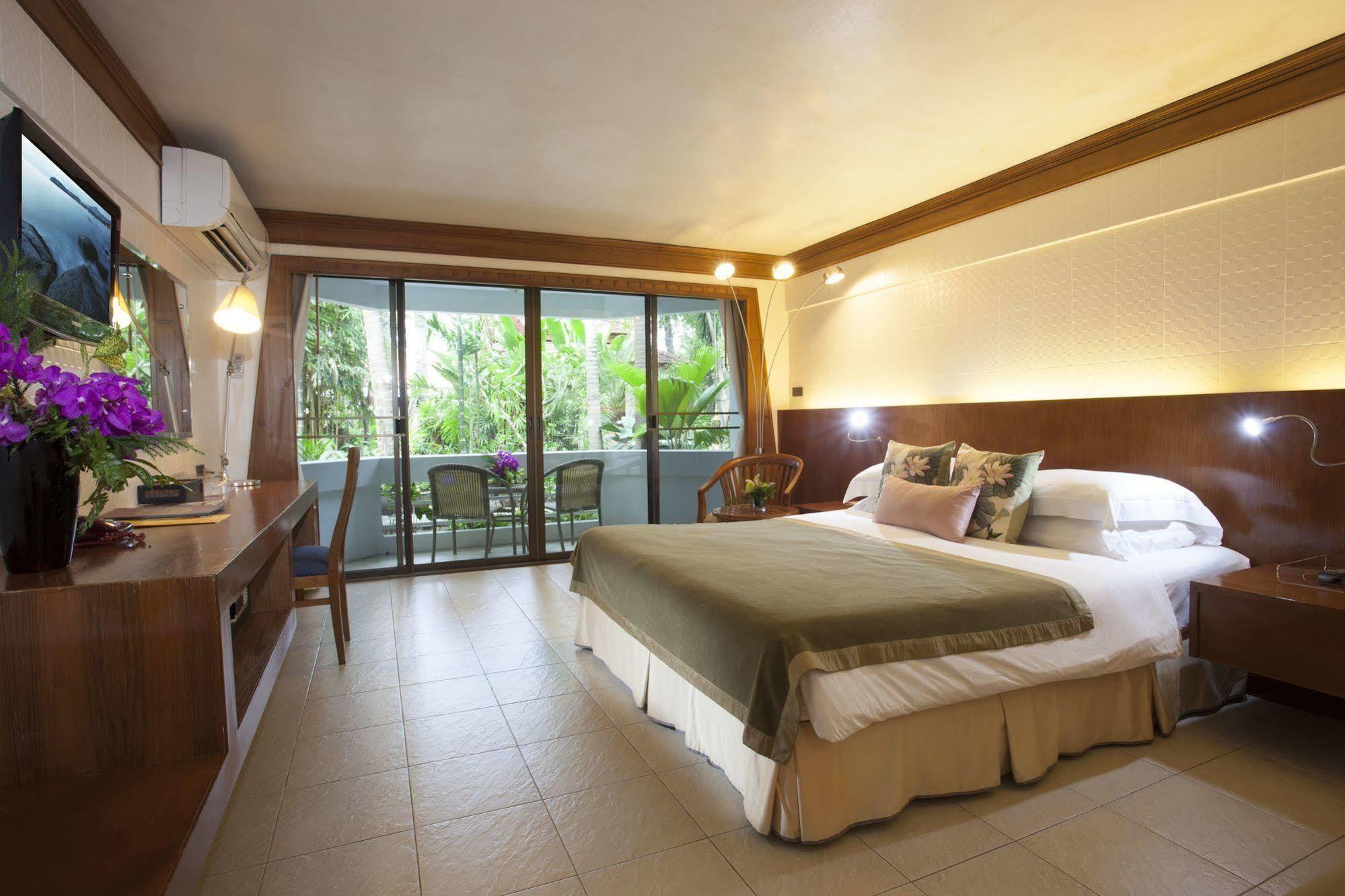 Safari Beach Hotel Patong Eksteriør billede
