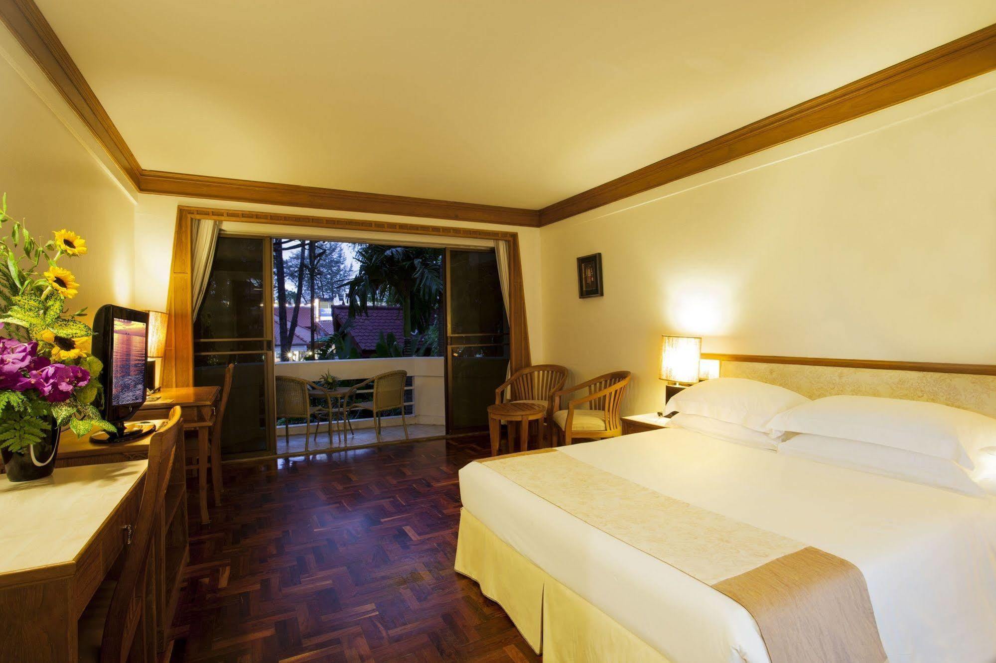 Safari Beach Hotel Patong Eksteriør billede